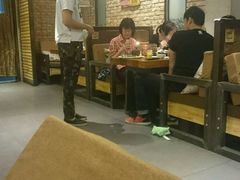 大堂-苹果树下艺术餐厅(宋庄店)