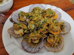 油泼扇贝-天伦海鲜·老味道·青岛菜(栈桥天主教堂店)