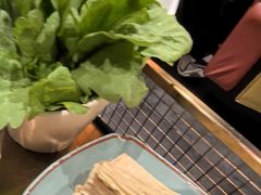 油麦菜-牛村来人潮汕牛肉火锅(西单店)