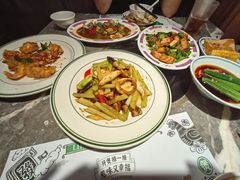 -禄婶鸡煲·打边炉