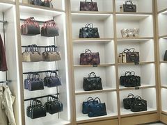 -东荟城名店仓