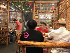 大堂-铁锅炖灶台鱼老三炖鱼馆