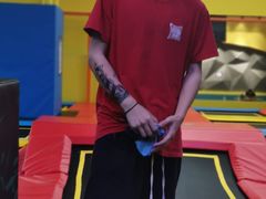 -爱蹦iBOON蹦床运动馆(江汉店)