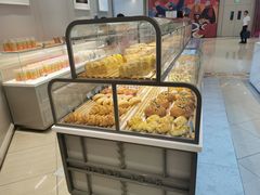 面包甜点陈列柜-面包新语(龙湖·西宸天街店)