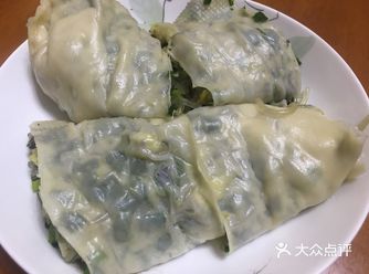 和面，拌馅，擀面，卷馅，上锅蒸