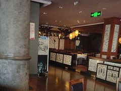 -八府香鸭·啫啫煲(华山路店)