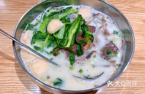 Old Duck Blood and Noodles Soup with Family Feast