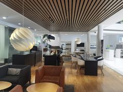 -杭州中沃沃尔沃4S店(滨江区店)