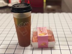 顶东招牌一颗柠檬-顶东面包花园·生日蛋糕(世博店)