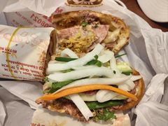 -Bánh Mì Huynh Hoa
