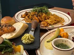 -Mark&Mars Restaurant