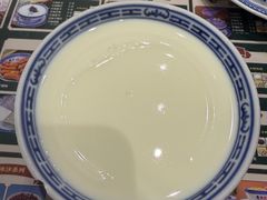 -广信牛奶甜品世家(台东店)