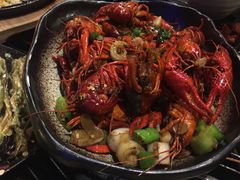 虾傲椒-何师烧烤·香辣蟹·川菜·30年老品牌(太古里旗舰店)