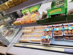 面包甜点陈列柜-TOUCH泰奇(宝杨宝龙广场店)