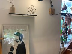 -彳亍咖啡·这里(水湾路店)