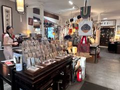 -邊城書店
