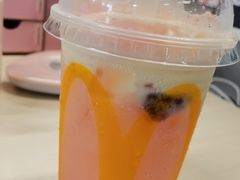 草莓麦旋酷-麦当劳(顾村公园店)