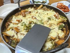 -亲昵春川鸡排(韩国美食街店)