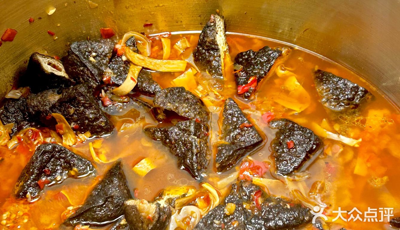 总要为了这碗剁椒卤味来一次长沙吧