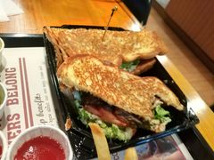 -The Habit Burger Grill 哈比特汉堡(复兴soho店)