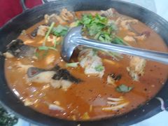一鱼两锅-万佛湖许老大铁锅鱼(黑金冠店)