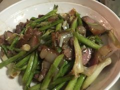 大蒜炒焖肉-万秋楼