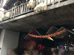 门面-哥老官重庆美蛙鱼头(西湖银泰十一哥店)