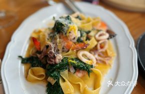 Italian Seafood Egg Yolk Wide Noodles