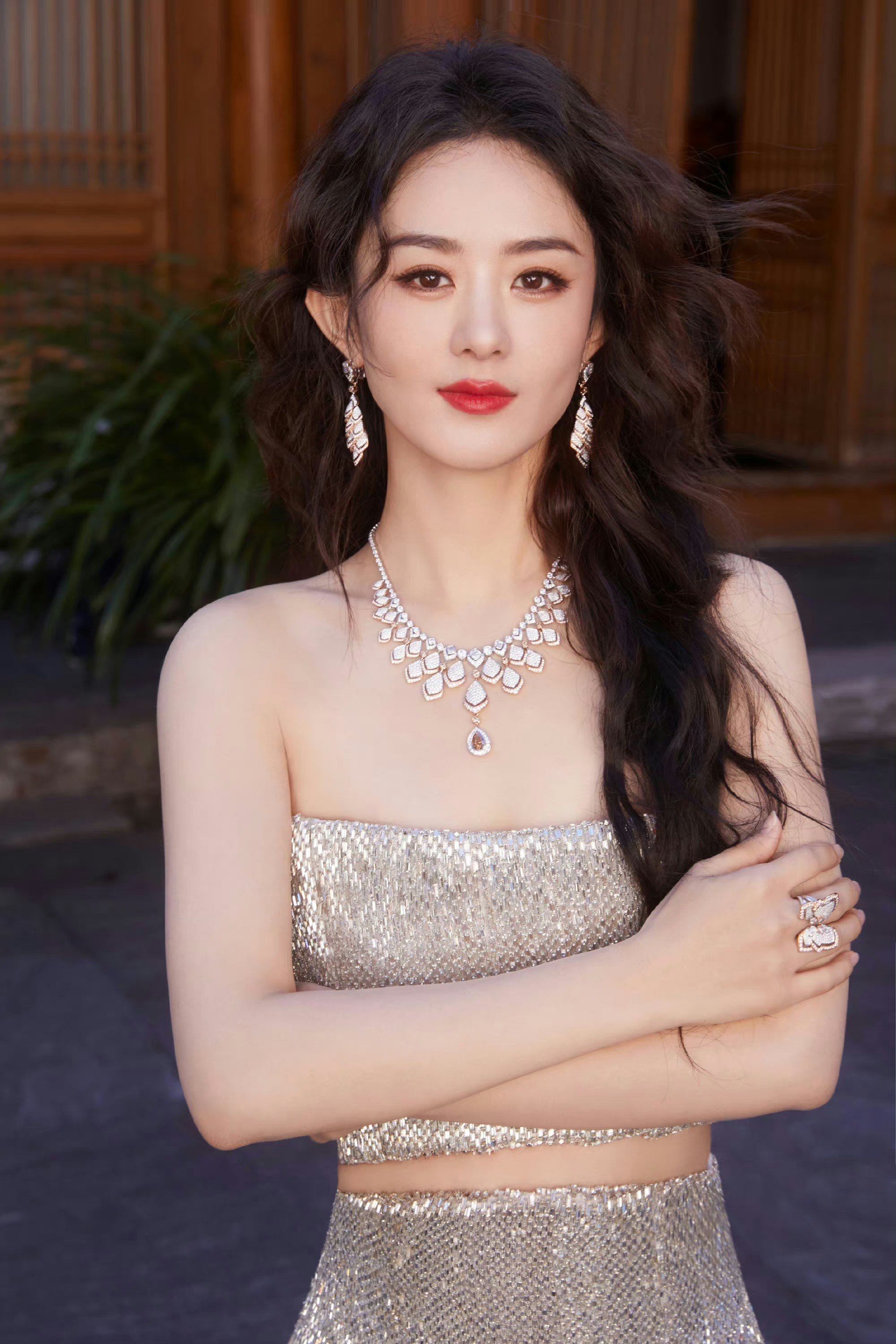 女明星钟爱的氛围感卷发💃🏻
可甜💖可咸🖤风格任意切换
