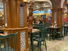 大堂-清真·玛丽亚新疆菜主题餐厅(浙江中路店)