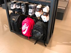 -耐克(恒隆广场店)