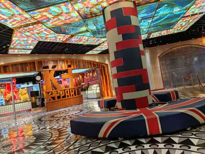 k 全国连锁ktv(绿地缤纷天地店)-"三61八妇女节,单位组织的唱k活动