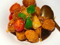 椰果菠萝咕噜肉-闻见中国海南菜(K11店)