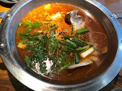 -野山舂·贵州现舂酸汤火锅(鸿通城店)