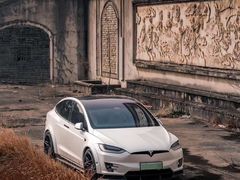 -TESLA 特斯拉(上海太古汇体验店)