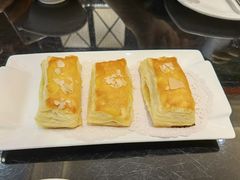榴莲酥-高第街56号港式餐厅·精选(世茂广场宽厚里大明湖店)