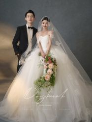 -雪中彩影婚纱摄影·微光艺术中心