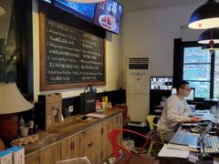 -拖板鞋咖啡旅行酒店(春熙路地铁站店)