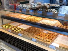 面包甜点陈列柜-泸溪河桃酥(秦淮新街口店)