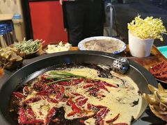 -黄潇洒老火锅(九眼桥宏济巷店)