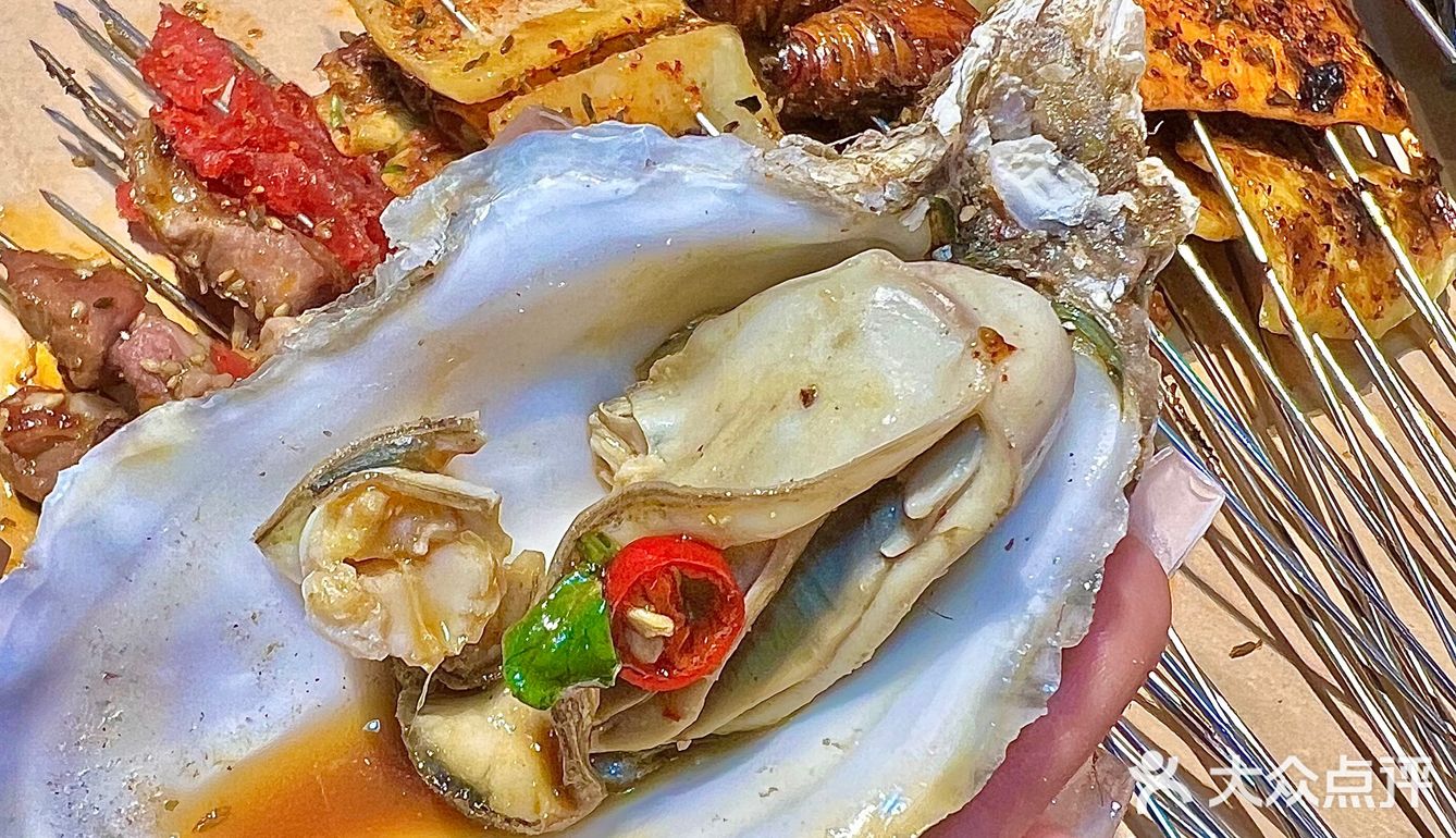 今年终于吃到了嘎嘎好吃的生蚝🦪快乐了