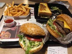 -The Habit Burger Grill 哈比特汉堡(复兴soho店)