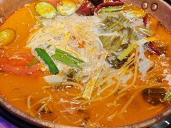 -洱火云南酸菜牛肉火锅(石景山当代商城店)