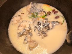 -咕嘟草帽鱼·牛奶一样的鲜鱼汤(天鹅湖万达广场店)