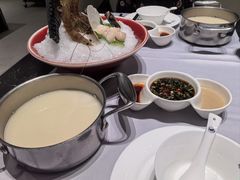 -红鼎豆捞·非遗鲍皇汤火锅(宝丰路店)