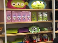 -名创优品(惠州华贸购物中心店)