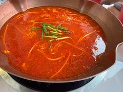 -毛辣果·贵州红酸汤牛肉火锅(西单店)