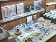 -罗伯特眼镜·蔡司官方授权(罗湖国贸店)