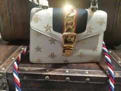 -小飞侠奢侈品回收 寄卖 养护(宝山宝龙广场店)