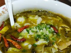 -渝是乎酸菜鱼(龙旗购物中心店)